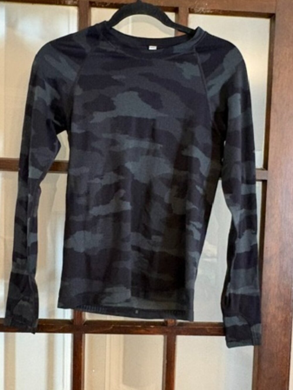 Athleta Green and Black Camo Long Sleeved Tee Size Small